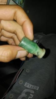 这是和田玉烟嘴吗